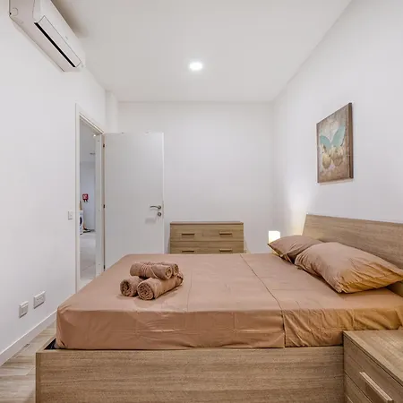 Modern In Next To The Sea Σλιέμα