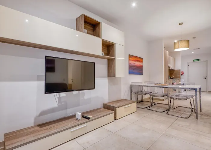 Modern In Next To The Sea * סליאמה