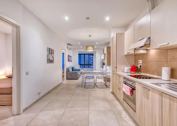 דירה Modern In Next To The Sea סליאמה