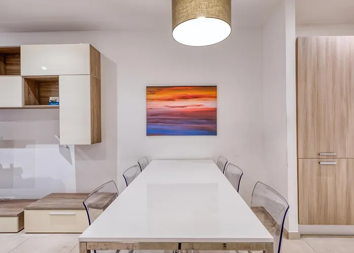 Modern In Next To The Sea דירה סליאמה