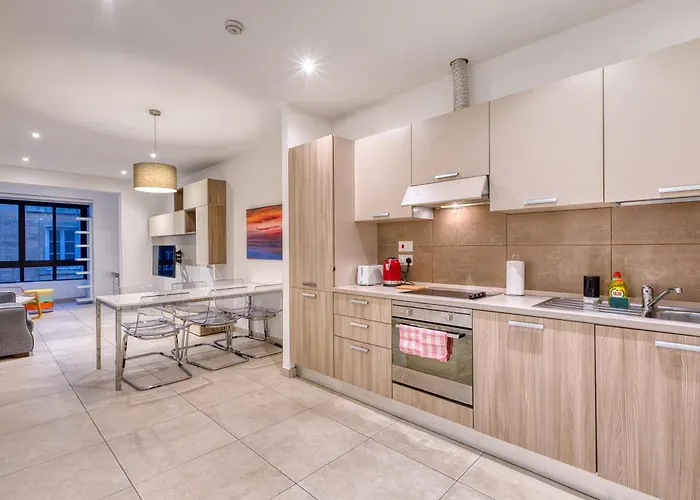 Modern In Next To The Sea דירה *