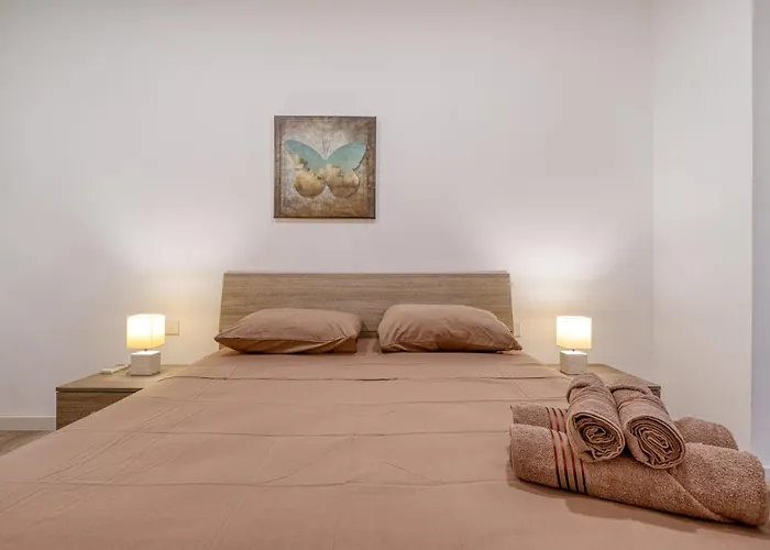 Modern In Next To The Sea דירה *