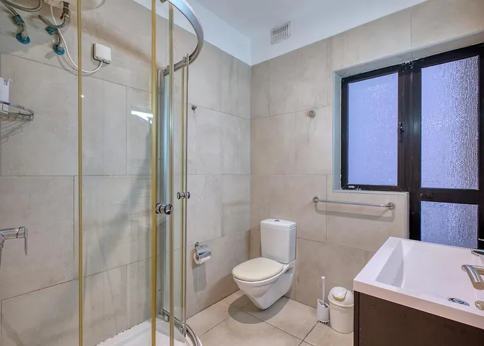 Modern In Next To The Sea Σλιέμα